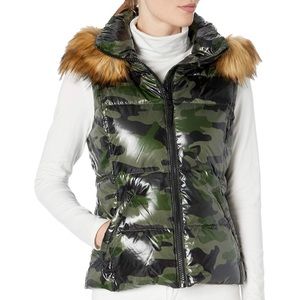 S13 woman’s puffer vest with faux fur hood.